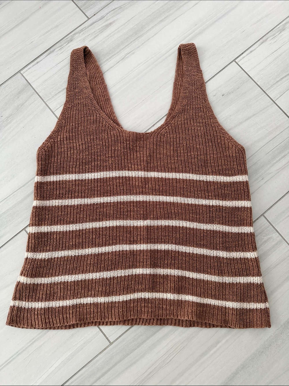 Faherty Rust-Brown and Cream Striped Knit Tank Top Size L - Picture 2 of 5